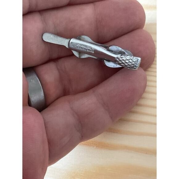 Silver Tone Vintage Torque Meter Leavens Co Mens Tie Bar Clip - Picture 2 of 2